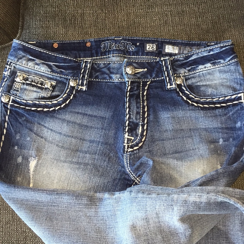 đź§µUpCycled MissMe Capri Jeansđź‘– - Picture 3 of 8